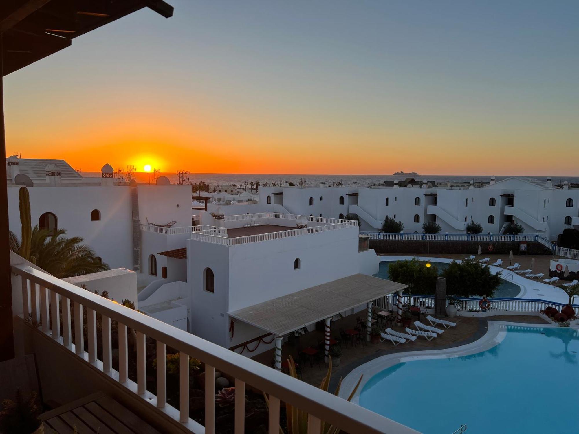 New Pools Wonderful Views Ac Apartment Costa Teguise Exterior photo